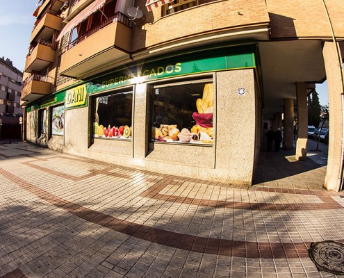 fachada supermercados Dani La Chana